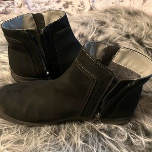 JBU Jambu ankle boots. Previously loved, very nice condition